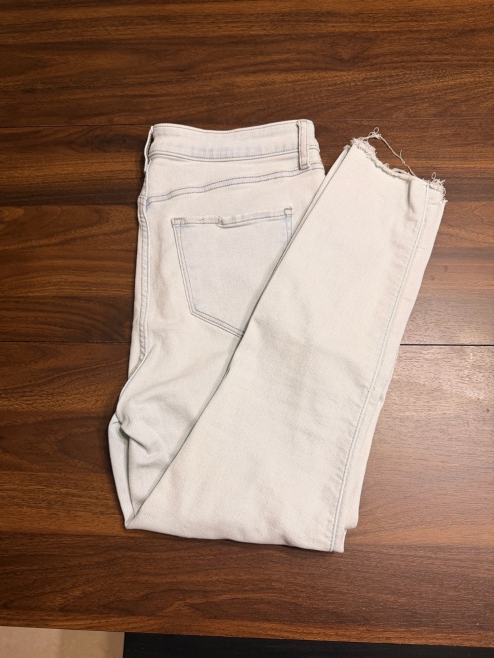 Old Navy Women’s White washed High-Rise Skinny Jeans